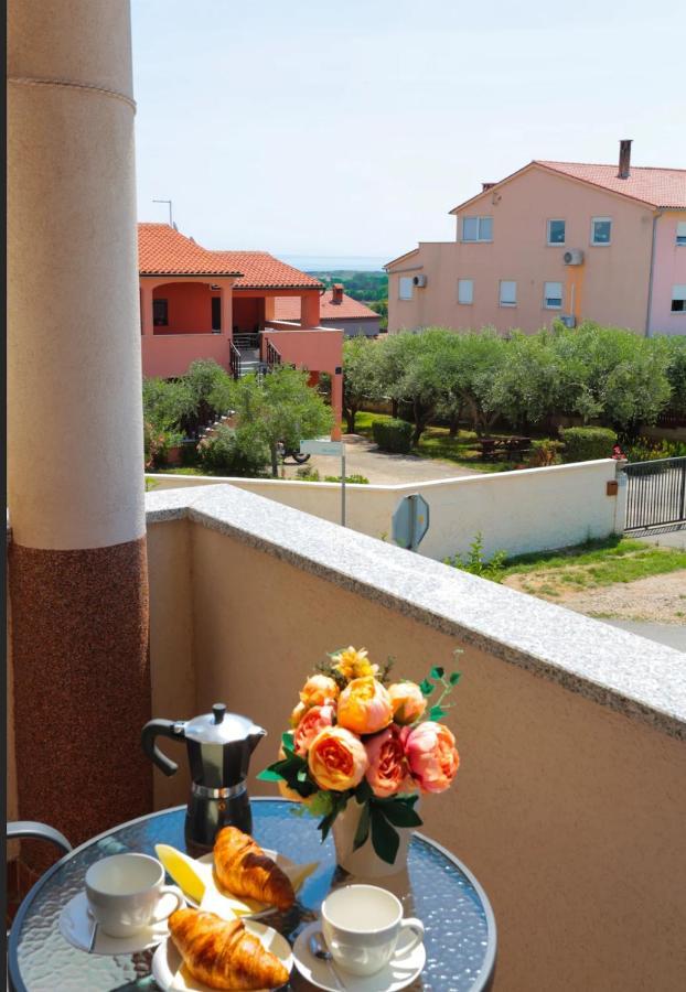 Apartman Nicol Ližnjan Exterior foto